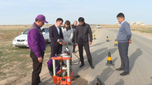 Новую технологию строительства дорог внедряют в Шымкенте