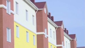 Число сделок на рынке жилья в Казахстане сократилось на 40%