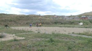 Жители дома в Усть-Каменогорске жалуются на отсутствие благоустройства для детей