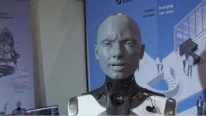 Британский робот Ameca умеет показывать более 10 эмоций
