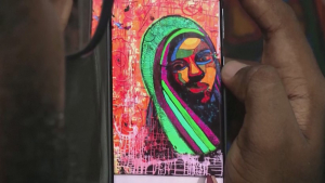 Нигерийский художник создаёт «живые» картины