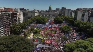 Тысячи аргентинцев вышли на протесты против реформ Хавьера Миллея
