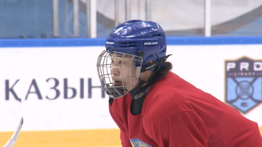 Сборная Казахстана по хоккею завершила тренировки в Астане