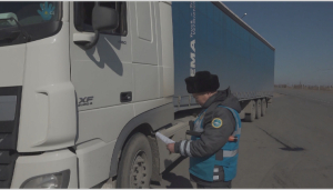На дорогах Павлодарской области усилили контроль за большегрузным транспортом