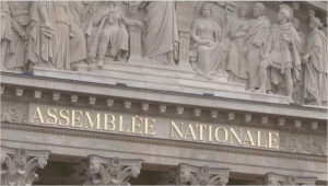 Взбунтовавшая общество: пенсионная реформа принята во Франции