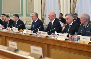 Президенты Казахстана и Таджикистана провели переговоры в расширенном составе