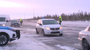 70 участков дорог закрыли из-за непогоды в Казахстане