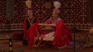 Спектакль о народных традициях и взрослении представили в столице