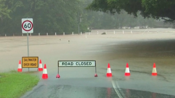 Несколько тысяч человек эвакуировали в Квинсленде