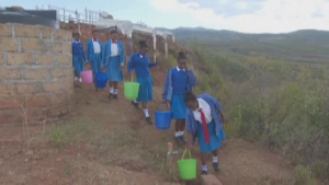 Кенийцы добывают воду из геотермальных резервуаров
