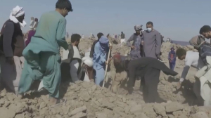 Казахстанские спасатели разбирают завалы в Афганистане
