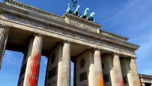 Ущерб Бранденбургским воротам оценили в 115 тысяч евро