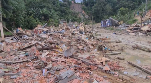 Поиски пропавших после разрушительного шторма продолжаются в Бразилии