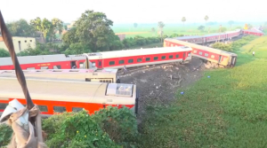 Поезд сошёл с рельсов в Индии: погибли 4 человека