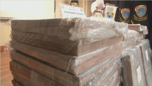В Перу изъяли более 2 тонн кокаина, замаскированного под кафель