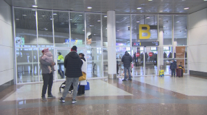 В столичном аэропорту задерживаются десятки рейсов