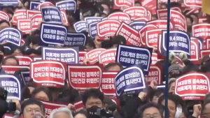 30 тысяч врачей поддержали митинг коллег в Сеуле