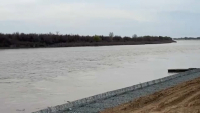 Уровень воды в Урале продолжает увеличиваться