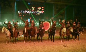 Шоу конных наездников показали Главе государства