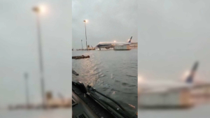 Международный аэропорт Пекина затопило из-за наводнений