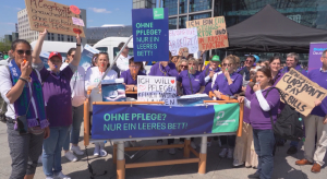 Медсёстры вышли на демонстрацию в Берлине