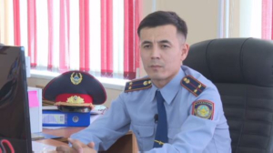 Полицейский из области Ұлытау знает наизусть 100 стихотворений казахского поэта