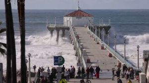 Прибрежные районы Калифорнии столкнулись с наводнением из-за высоких волн