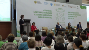 В Казахстане не хватает 700 акушеров