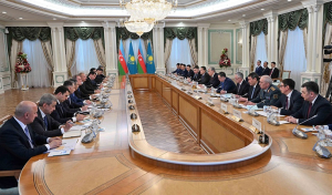 Казахстан увеличит объемы поставок нефти через Азербайджан