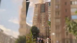 Пожар в многоэтажке Алматы: погибла женщина