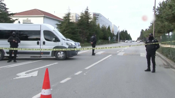 Вооружённый мужчина взял в заложники сотрудников фабрики в Турции