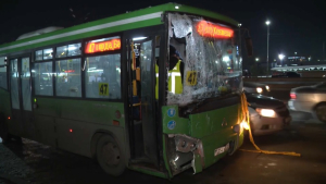 Автобус въехал в толпу людей в Алматы: женщину-водителя допросили