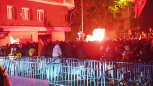 Новые беспорядки вспыхнули у штаб-квартиры испанской социалистической партии в Мадриде
