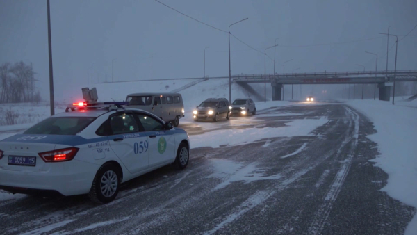 В 16 регионах Казахстана закрыты трассы из-за непогоды
