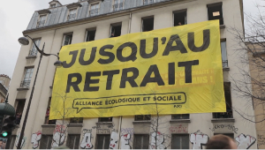 Бунтующая Франция: волнения из-за пенсионной реформы не стихают в стране