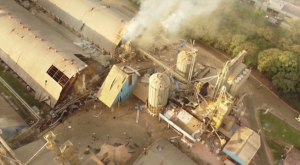 8 человек погибли в из-за взрыва на зернохранилище в Бразилии