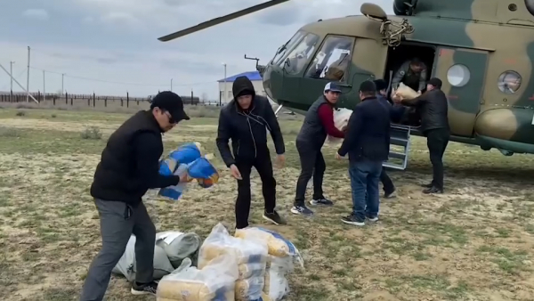 Гумпомощь продолжает поступать в подтопленные районы Актюбинской области