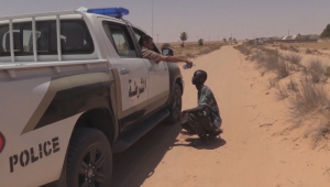 Ливия шекара қызметі шөлдегі босқындарды құтқарды