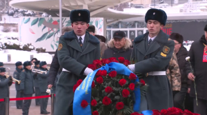 Церемония возложения цветов к Монументу Независимости РК прошла в Алматы