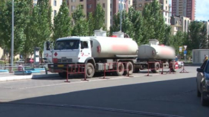 Ограничения на вывоз бензина и дизтоплива продлили в Казахстане