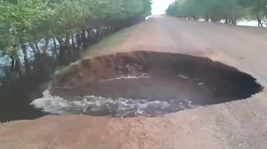 Два участка дорог размыло в Западно-Казахстанской области