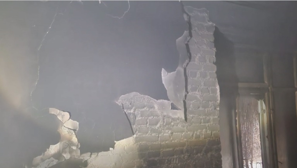 Охранник отравился угарным газом во время пожара в школе Уральска