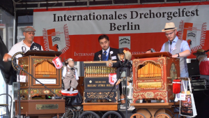 Фестиваль шарманщиков состоялся в Берлине
