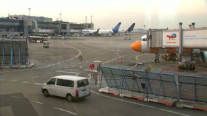 Машинисты поездов и сотрудники аэропортов бастуют в Германии