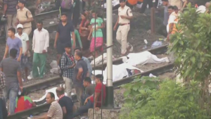 Возросло число жертв аварии на железной дороге в Индии