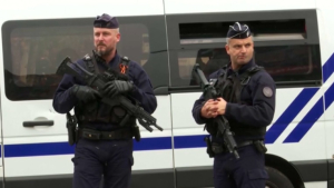 Во Франции 7 тысяч военных привлекут для защиты от терактов