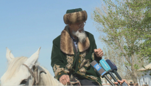 Мастер-класс по кокпару проводит 80-летний аксакал из Кызылординской области