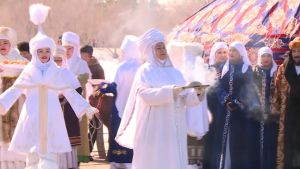Как в Караганде проходят народные гулянья в Наурыз