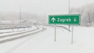 Снегопады нарушили дорожное движение в Австрии и Хорватии