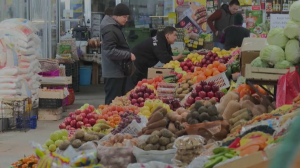«Переводов нет, только наличка!»: шымкентские налоговики посетили рынок города